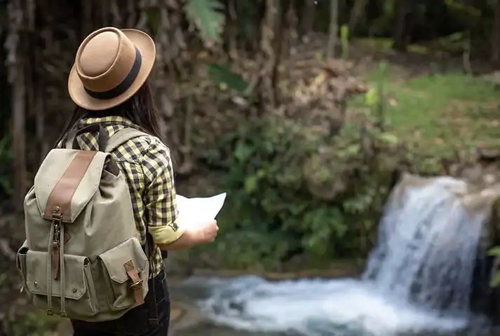 10-Mujer en la selva