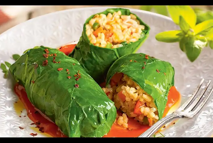     Dolmades griegas de arroz con verduras 